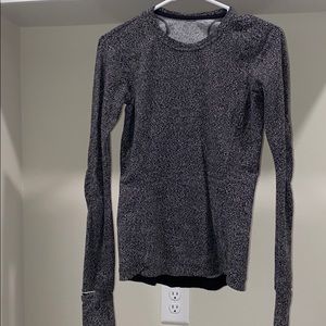 Lululemon running top